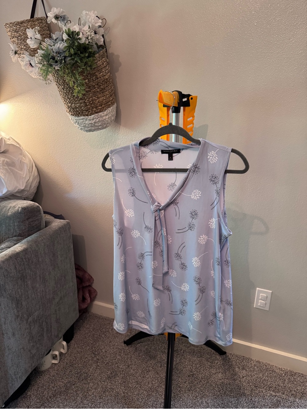Banana Republic Lavender Grayish Floral Tie-Neck Sleeveless Top